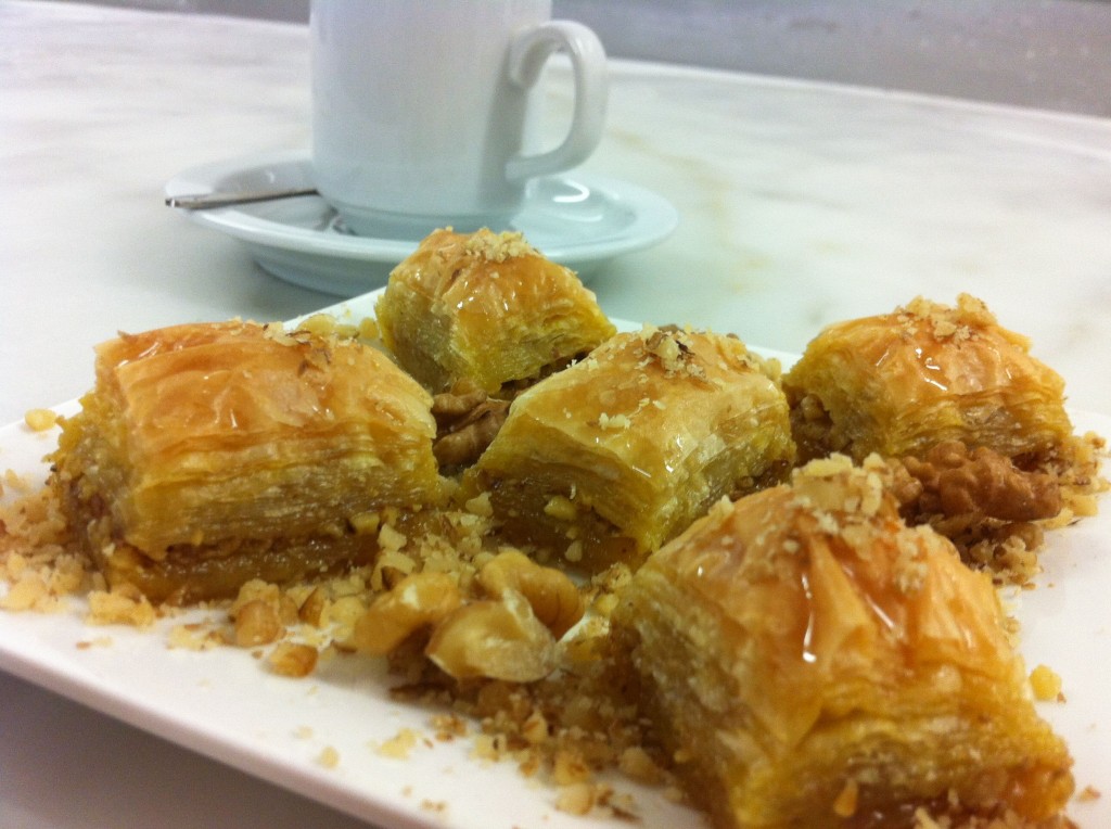 Walnoot Baklava: Een Smaak die van Anatolische Dorpen naar het Paleis Reisde